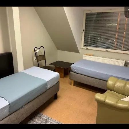 Mere Avenue 4 Hostel Harbour * Таллин